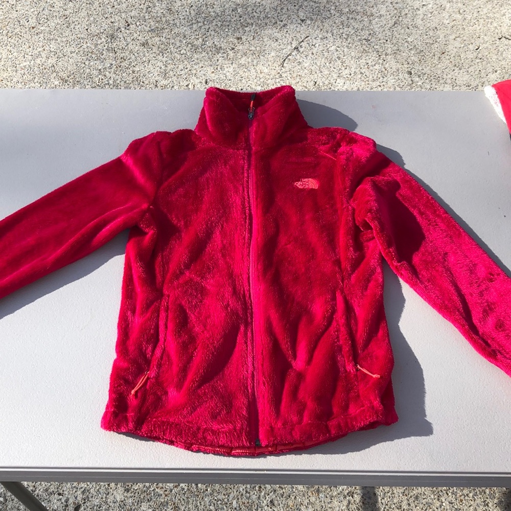 THE NORTH FACE fuschia very soft warm jacket.